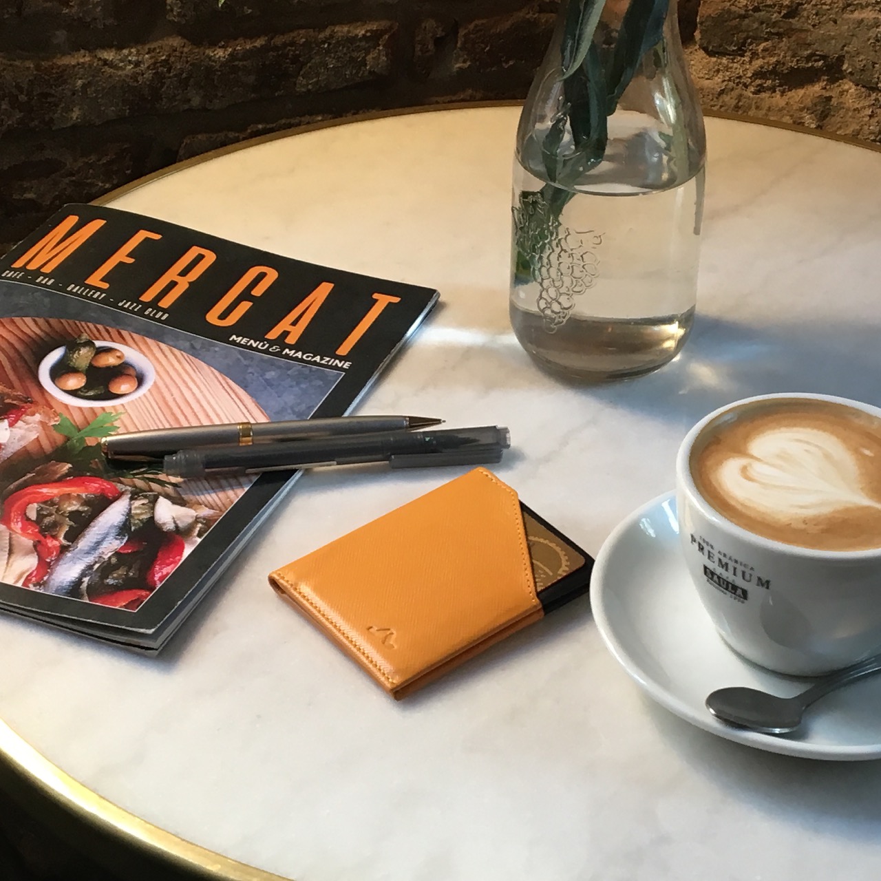 bodegó mercat cafè en tamaño grande